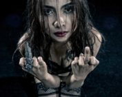 Sutti-fuckoff-niklas-blume-photography