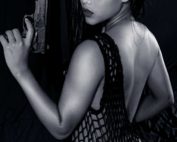 Heng-studio-gun3-cambodja-Black-white-niklas-blume-frameillusion