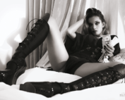srey-hooker-cash-niklas-blume-frameillusion